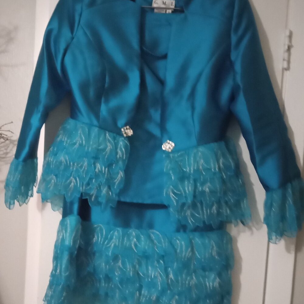 G.M.I. ladies 3-piece skirt set blue size 8 fancy wear